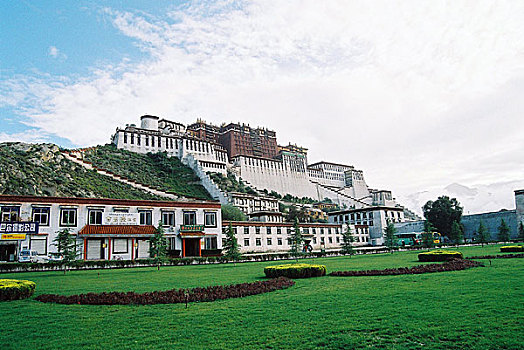 青藏铁路沿线之寺庙文化布达拉宫广场