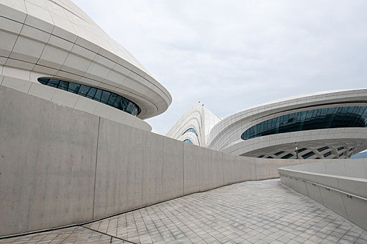 长沙梅溪湖国际文化艺术中心和梅溪湖大剧院
