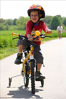 小男孩,自行车,途中,安全帽,男人,背景