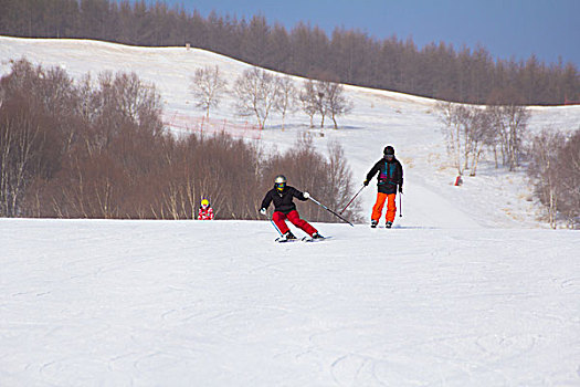 滑雪场滑雪