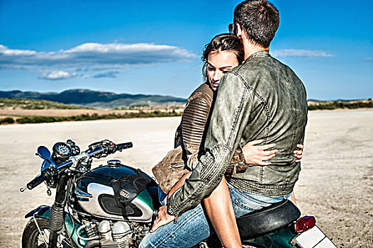 年轻,情侣,骑跨,摩托车,干燥,朴素,萨丁尼亚,意大利