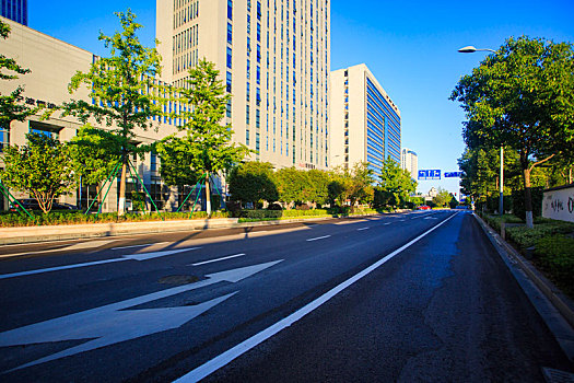 建筑地面,指示线,高楼