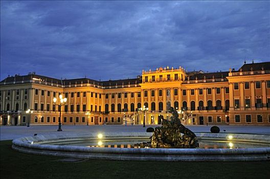 美泉宫,夜晚,维也纳,奥地利,欧洲