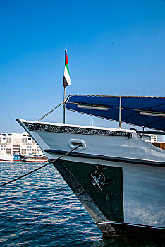 阿联酋迪拜河畔迪拜湾船舶船首铁锚