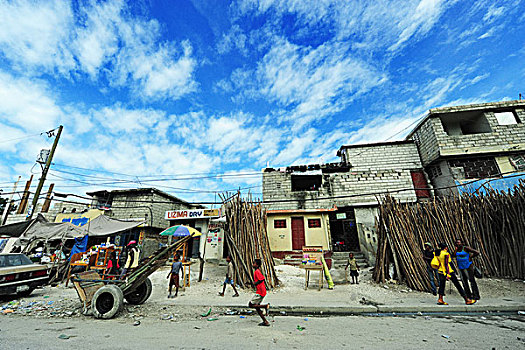 haiti,port,au,prince,women,selling,fruits,in,the,street