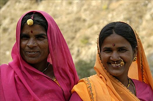 肖像,两个,印度女人,鼻环,穿,彩色,纱丽服,拉贾斯坦邦,印度