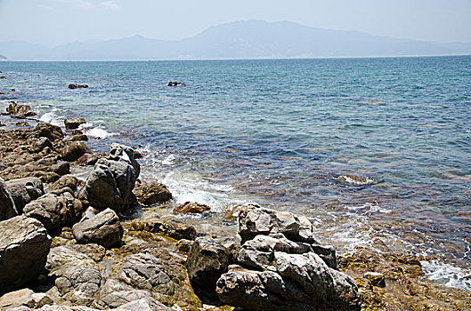 海岸线的岩石