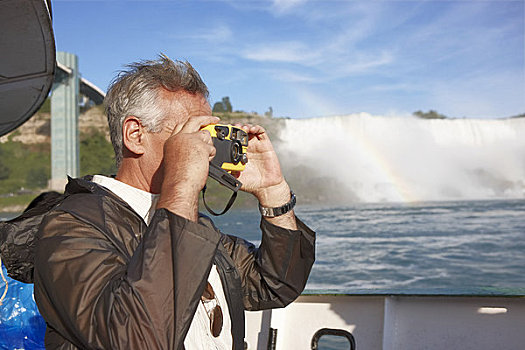 男人,拍照,尼亚加拉瀑布,安大略省,加拿大
