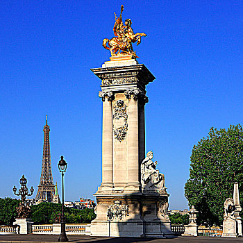 法国,巴黎,亚历山大三世桥,埃菲尔铁塔,背景