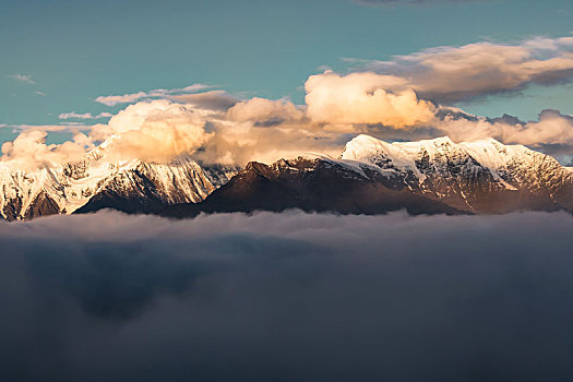 子梅垭口贡嘎雪山日落云彩