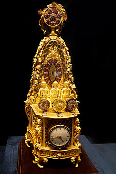 18世纪,铜镀金三人自鸣钟