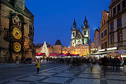 捷克共和国,波希米亚,布拉格,圣诞市场,老城广场,泰恩教堂,天文钟