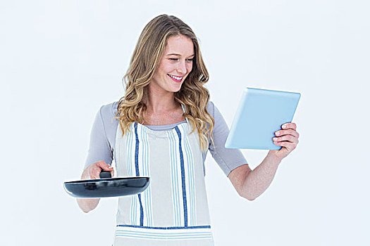 微笑,女人,拿着,煎锅,平板电脑