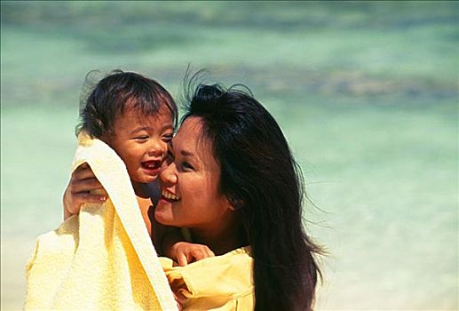 母亲,婴儿,毛巾,海滩,微笑