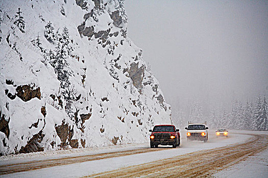 驾驶员,商议,险恶,冬季驾车,状况,暴风雪,泛加公路,1号公路,东方,不列颠哥伦比亚省,加拿大