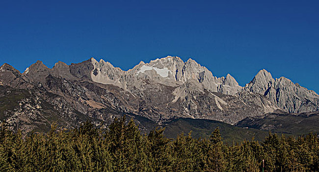 玉龙雪山