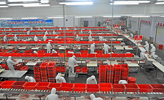 中国最大的肉类加工企业,河南双汇集团生产车间