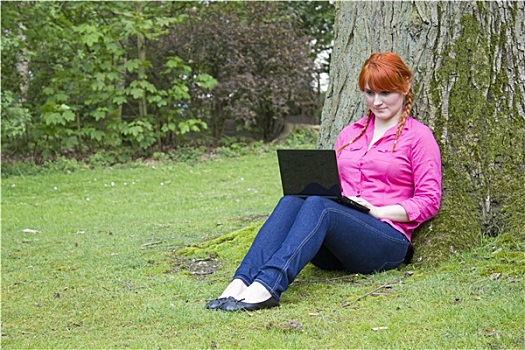 女孩,红发,笔记本电脑,公园