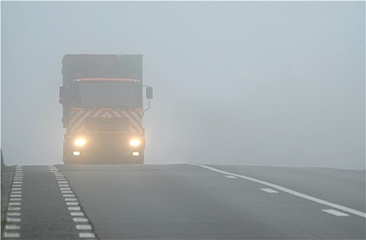 卡车,雾,前灯