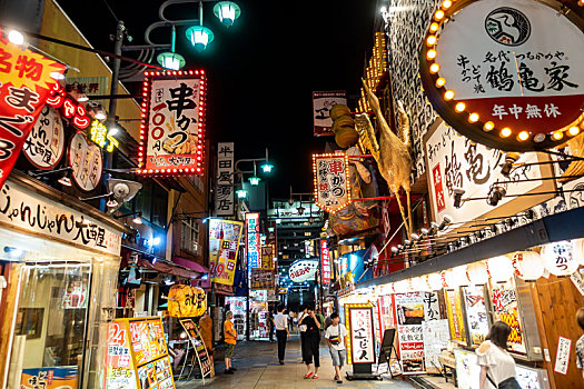 日本大阪通天阁商圈商业街夜景