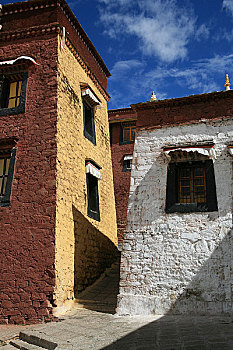 西藏甘丹寺的建筑