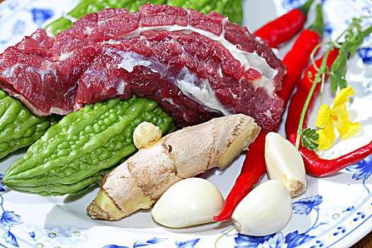 辣椒,苦瓜,肉