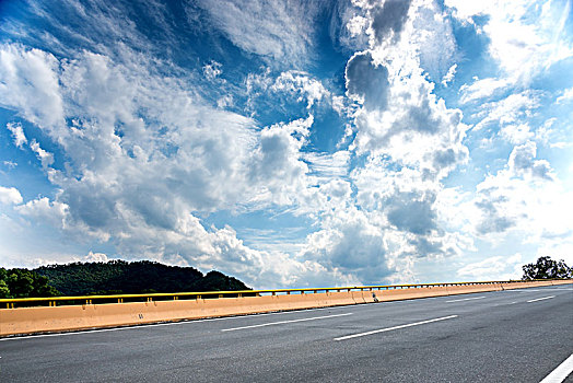 山区道路风光