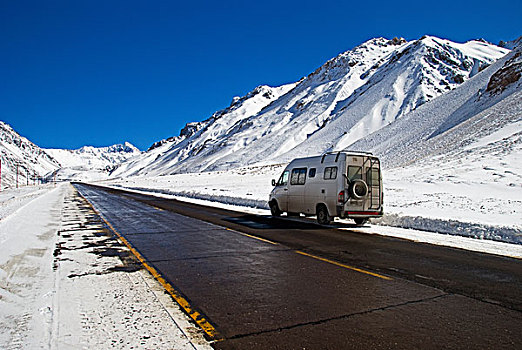 野营车,侧面,道路,公园,阿空加瓜山,冬天,门多萨,阿根廷