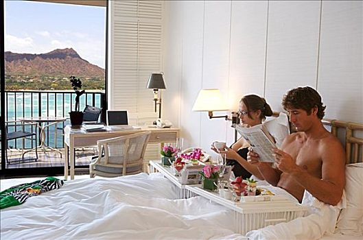 夏威夷,瓦胡岛,怀基基海滩,伴侣,享受,床上早餐,钻石海岬,背景