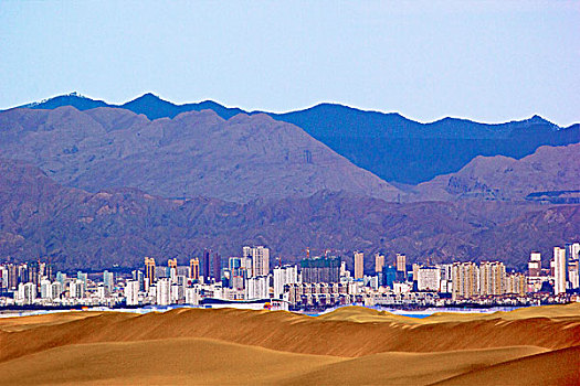 沙漠与城市