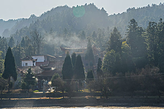 树,蓝,背景,池塘,倒影,烟,枯枝,寺庙,太阳,阳光,水,岸,淤泥,泥潭,村庄,山岗