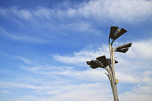 鸟巢广场上的路灯