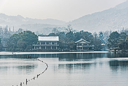 杭州西湖冬天,花港观鱼雪景