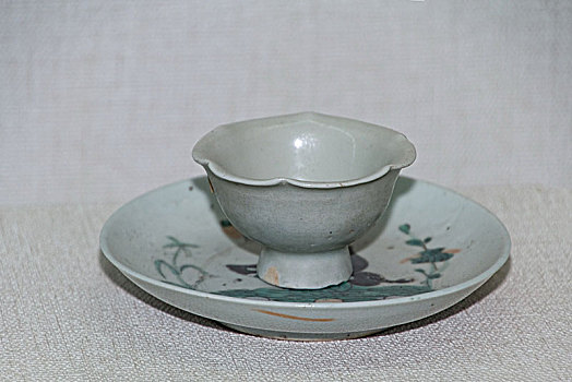 清代白瓷茶杯