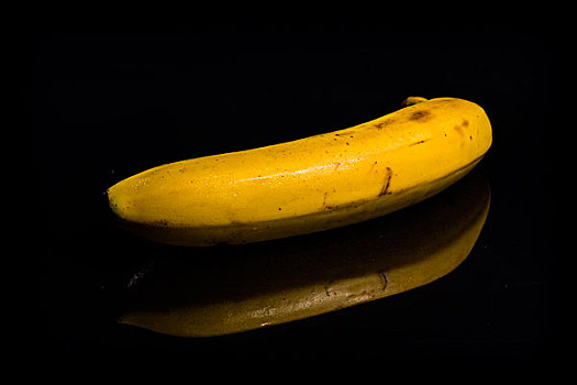 香蕉,黑色背景