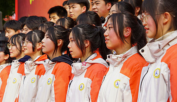 重庆酉阳,歌咏演唱纪念12·9学生爱国运动88周年