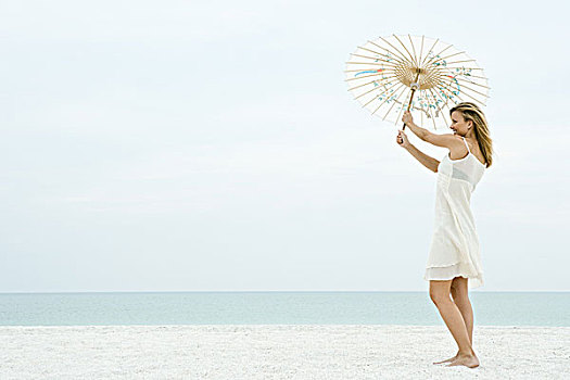 女人,拿着,伞,海滩,全身