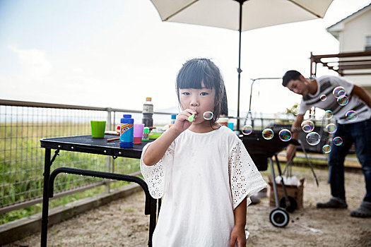 头像,日本人,女孩,穿,白衬衫,吹,肥皂泡