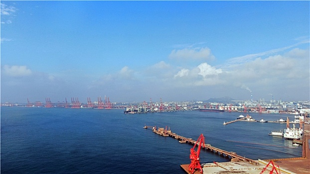山东省日照市,港口蓝美得一塌糊涂,生态港口呈现美丽画卷