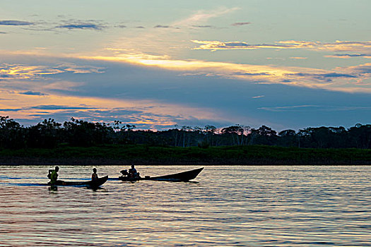 独木舟,日落,亚马逊盆地,秘鲁