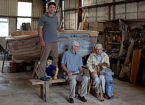 合影,四代人,男性,船,建筑工人