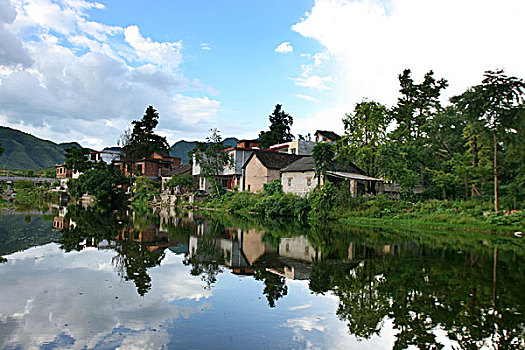 河流