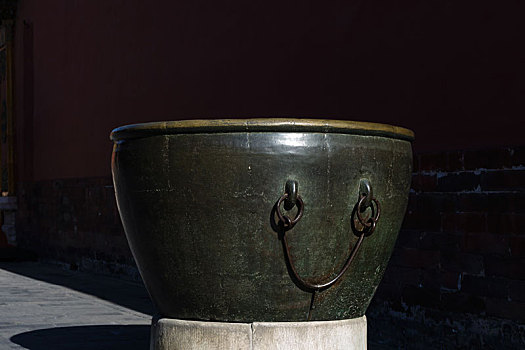 皇宫消防铜缸