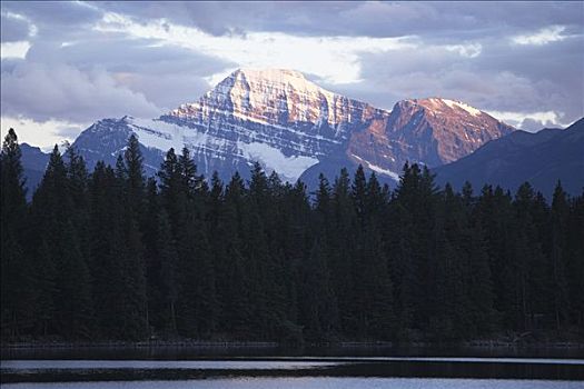 伊迪斯卡维尔山,艾伯塔省,加拿大