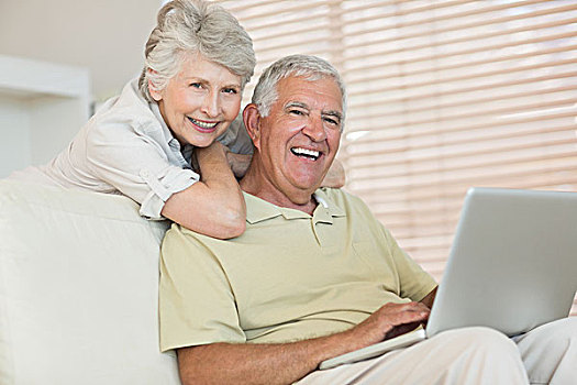 高兴,老年,夫妻,笔记本电脑,一起