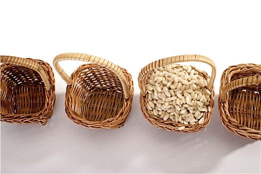 小麦作物,篮子,白色背景