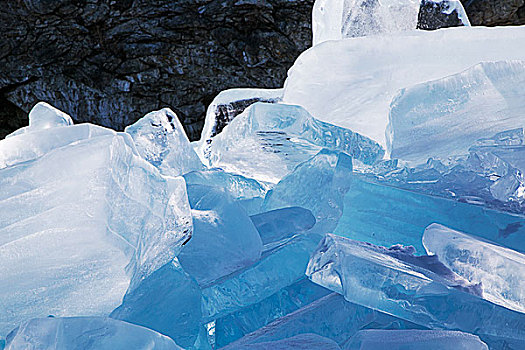 贝加尔湖的蓝冰