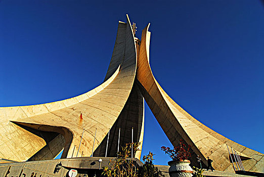 north,africa,algeria,algiers,an,iconic,concrete,monument,commemorating,the,algerian,war,for,independence,opened,in,1982,20th,anniversary,o