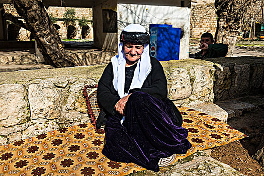 伊拉克传统服饰图片