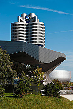 宝马,世界,建筑,正面,博物馆,右边,总部,四个,汽缸,背影,街道,慕尼黑,巴伐利亚,德国,欧洲